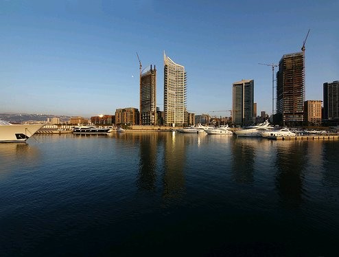 廠房創高、辦公降溫：AI 浪潮下的商用不動產分化現象